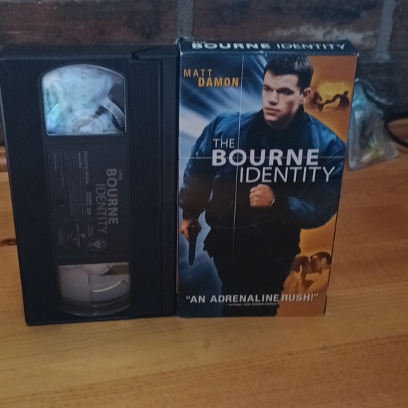 6/$15 The bourne identity vhs Videotape - Picture 7 of 8